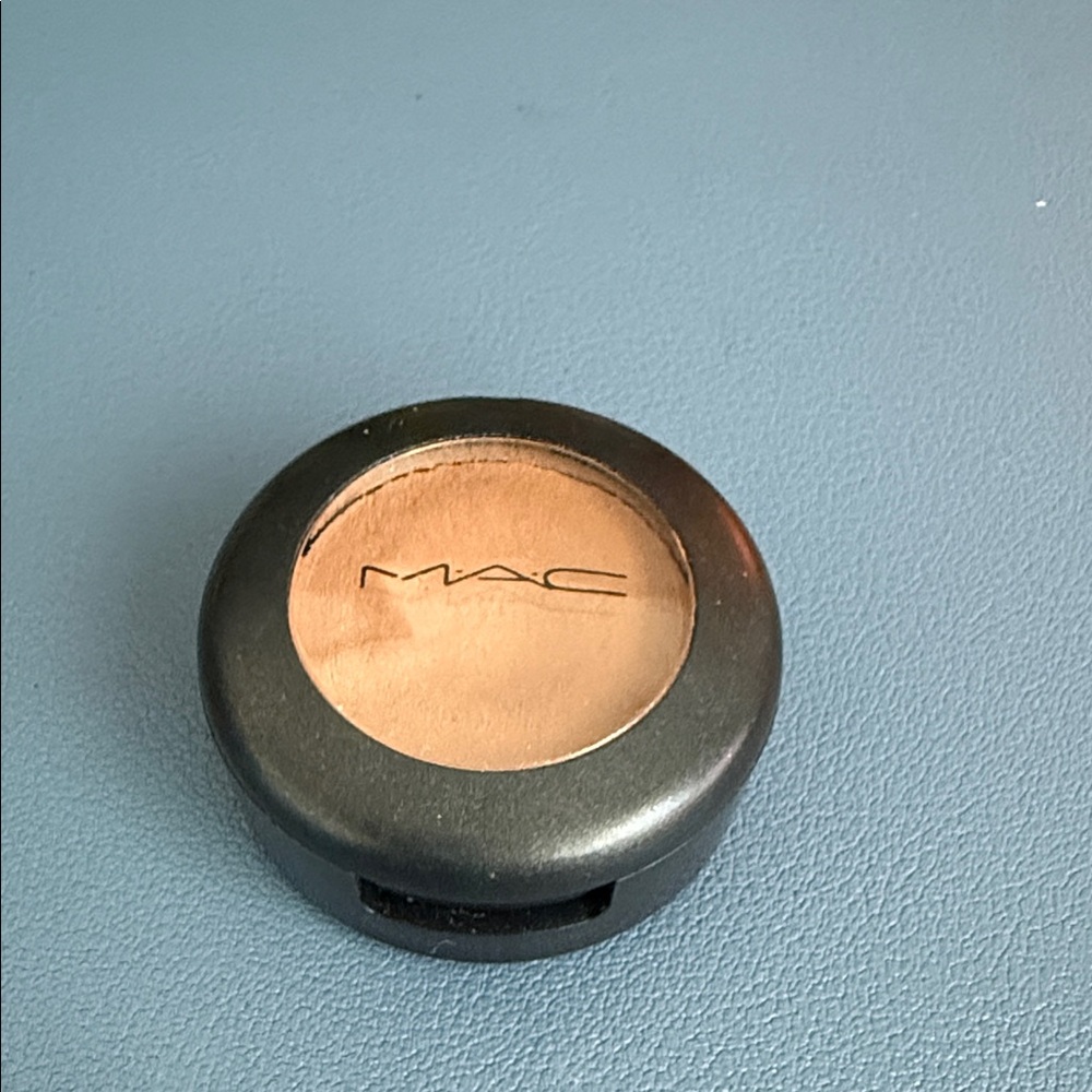 MAC Cosmetics nw35 studio finish concealer